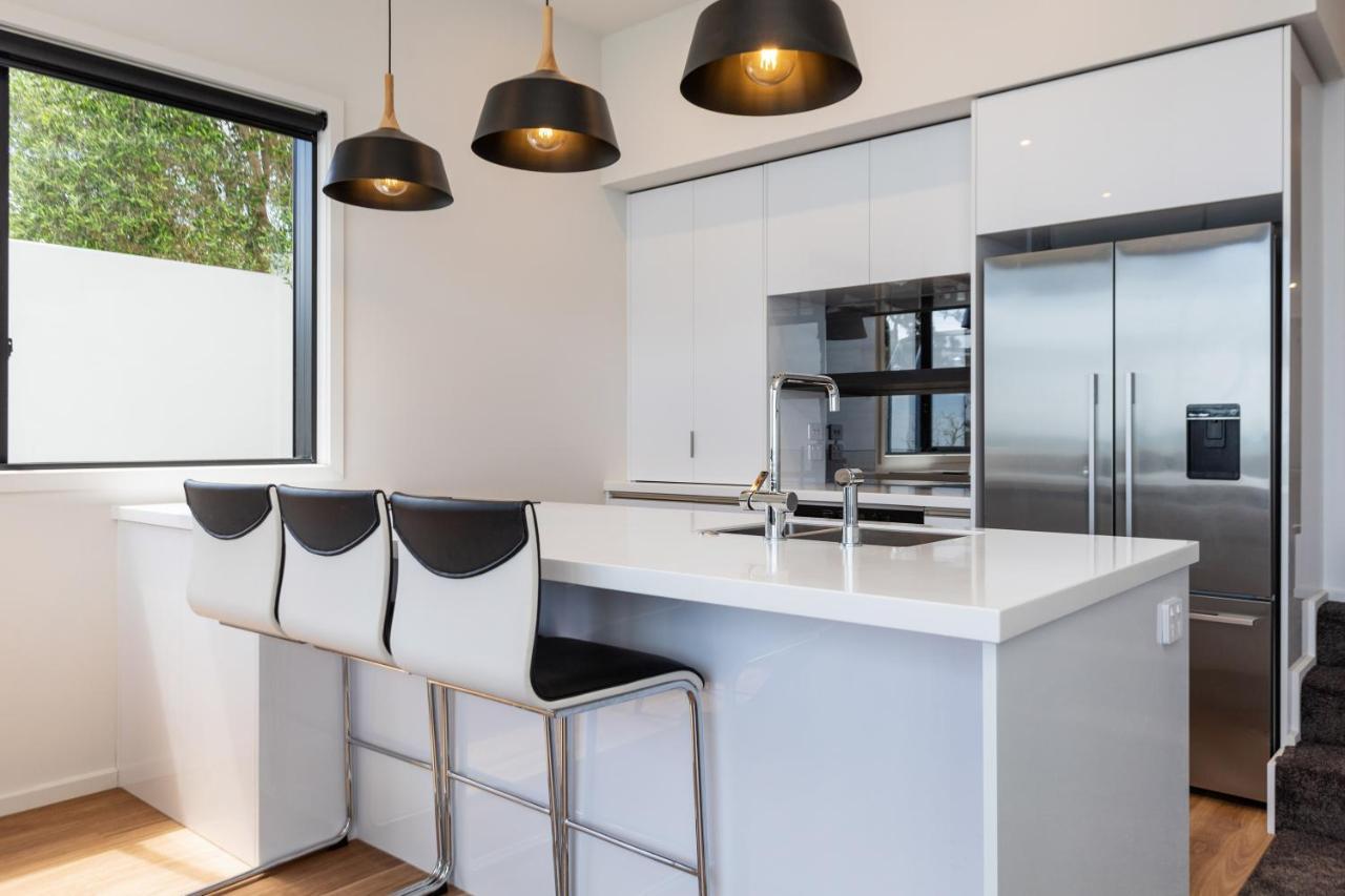 Oakura Beach Front Apartments Exterior foto