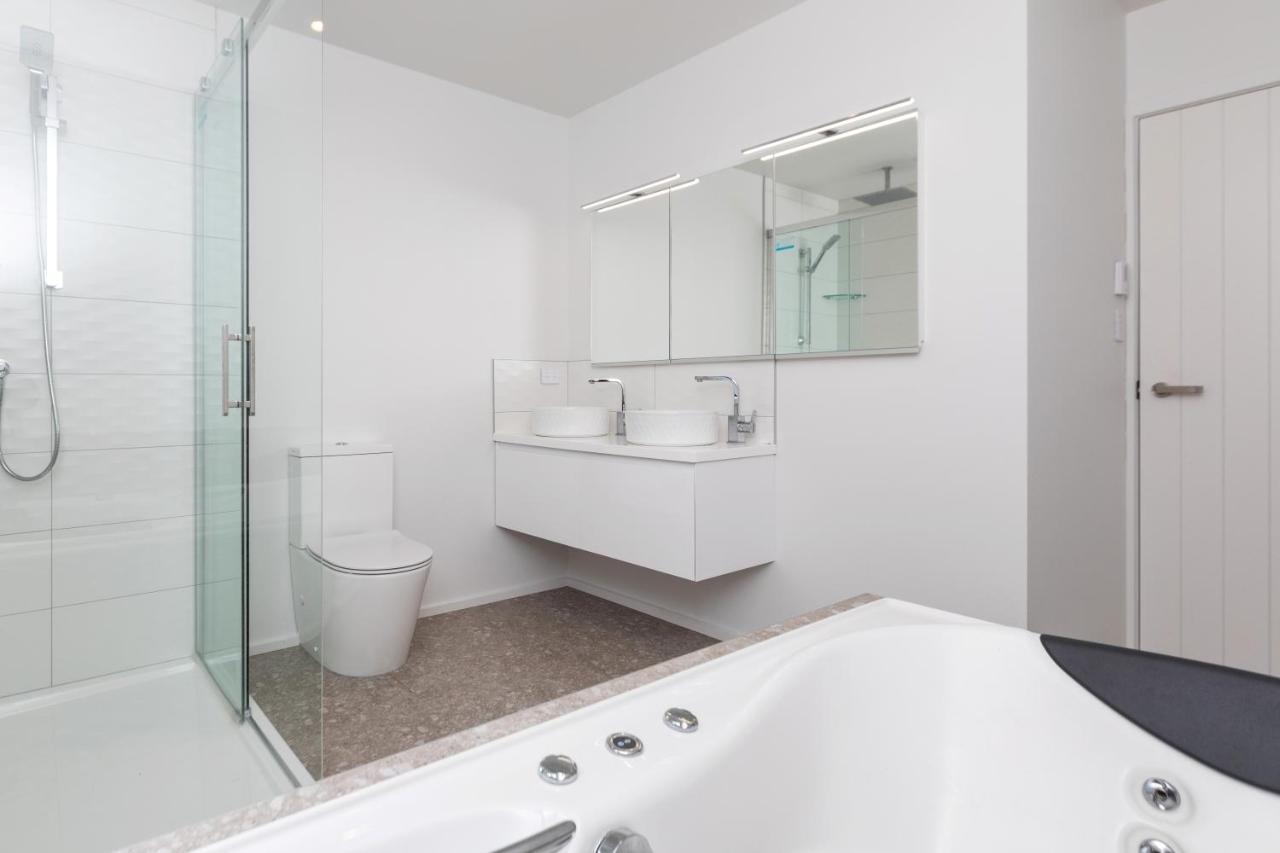 Oakura Beach Front Apartments Exterior foto